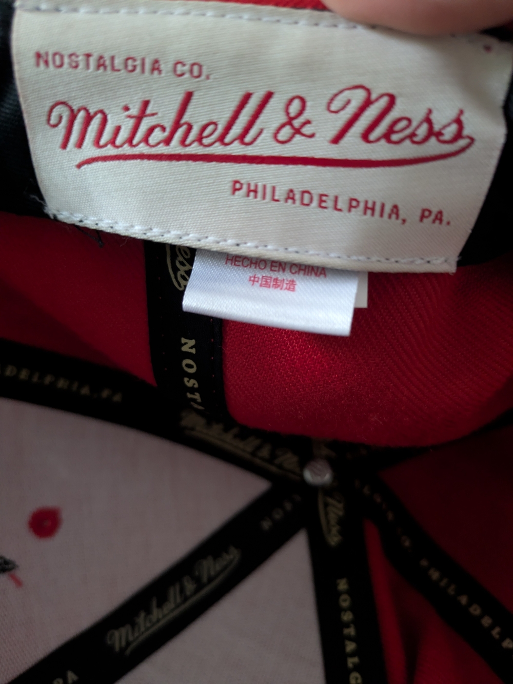 Mitchell & Ness Red Chicago Bulls Snapback - Picture 4 of 4